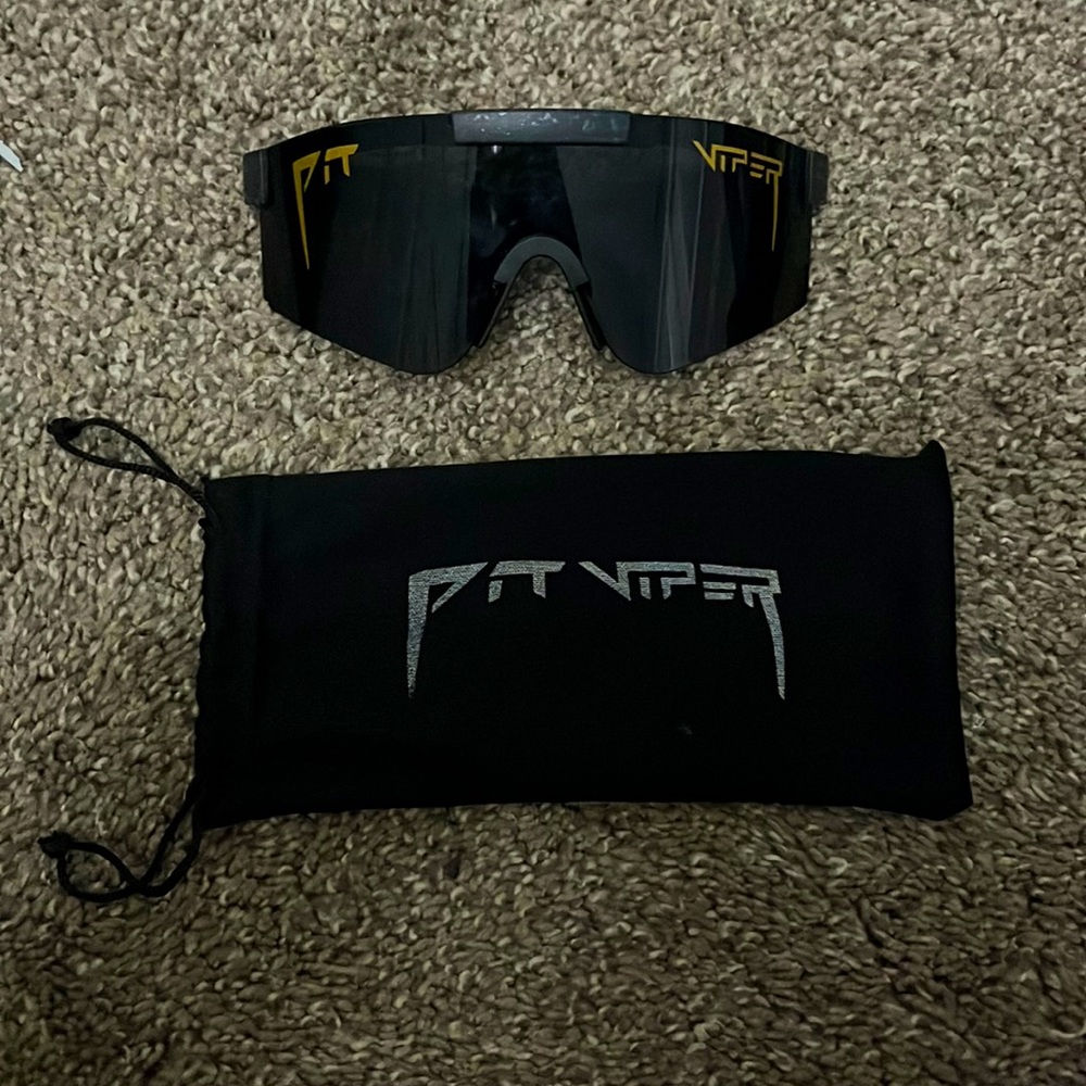 Pit vipers for men